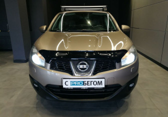 Подержанный автомобиль Nissan Qashqai 2013 года (2 фото)