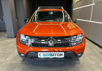 Подержанный автомобиль Renault Duster 2018 года (3 фото)