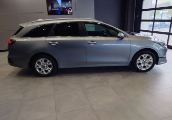 Подержанный автомобиль Kia Ceed Wagon 2021 года (12 фото)