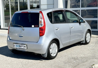 Подержанный автомобиль Mitsubishi Colt Hatchback 2010 года (7 фото)