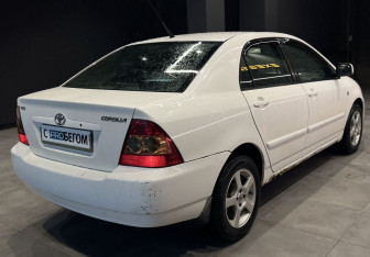 Подержанный автомобиль Toyota Corolla Sedan 2006 года (5 фото)