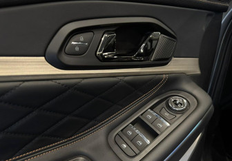 Подержанный автомобиль Exeed TXL 2023 года (12 фото)