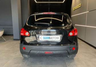 Подержанный автомобиль Nissan Qashqai 2008 года (6 фото)