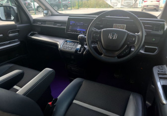 Подержанный автомобиль Honda Stepwgn 2021 года (16 фото)