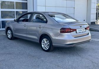 Подержанный автомобиль Jetta VA3 2023 года (7 фото)