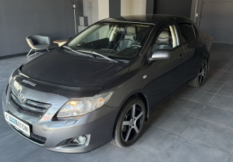 Подержанный автомобиль Toyota Corolla Sedan 2008 года (2 фото)