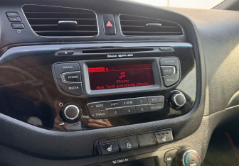 Подержанный автомобиль Kia Ceed Wagon 2012 года (13 фото)