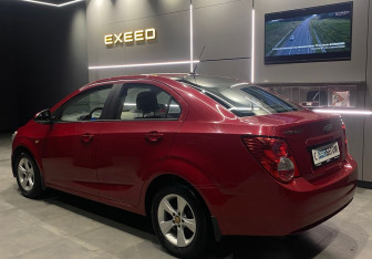 Подержанный автомобиль Chevrolet Aveo Sedan 2014 года (5 фото)