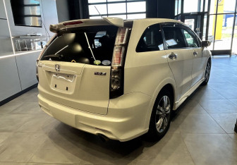Подержанный автомобиль Honda Stream 2009 года (6 фото)
