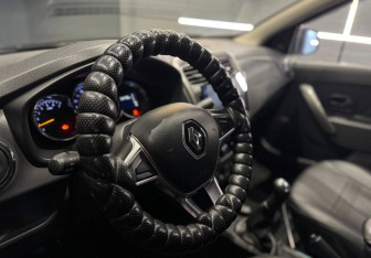 Подержанный автомобиль Renault Logan Sedan 2019 года (10 фото)