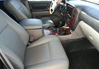 Подержанный автомобиль Toyota Land Cruiser Suv 1998 года (16 фото)