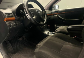 Подержанный автомобиль Toyota Avensis Sedan 2007 года (11 фото)