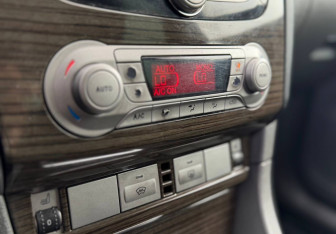 Подержанный автомобиль Ford Focus Hatchback 2008 года (15 фото)