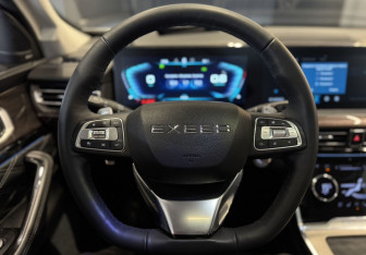 Подержанный автомобиль Exeed VX 2023 года (10 фото)