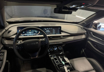 Подержанный автомобиль Exeed LX 2024 года (9 фото)