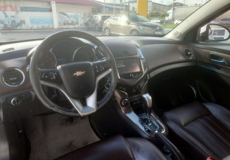 Подержанный автомобиль Chevrolet Cruze Hatchback 2014 года (8 фото)