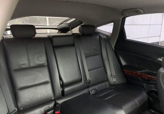 Подержанный автомобиль Honda Crosstour 2012 года (11 фото)