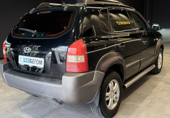 Подержанный автомобиль Hyundai Tucson 2006 года (5 фото)