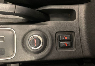 Подержанный автомобиль Mitsubishi Outlander 2014 года (10 фото)