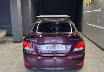 Подержанный автомобиль Hyundai Solaris Sedan 2013 года (6 фото)