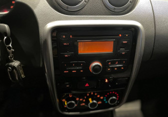 Подержанный автомобиль Renault Duster 2013 года (10 фото)