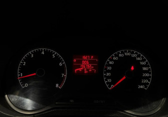 Подержанный автомобиль Volkswagen Polo Sedan 2012 года (10 фото)