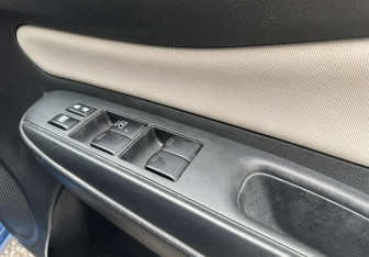 Подержанный автомобиль Nissan Note 2017 года (17 фото)