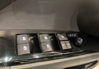 Подержанный автомобиль Toyota Camry Sedan 2020 года (17 фото)