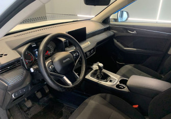Подержанный автомобиль Haval Jolion 2023 года (12 фото)