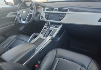Подержанный автомобиль Geely Atlas 2021 года (15 фото)