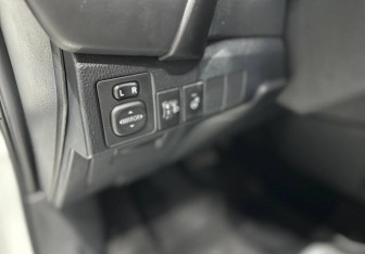 Подержанный автомобиль Toyota Corolla Sedan 2016 года (10 фото)