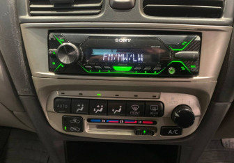 Подержанный автомобиль Nissan Sunny Sedan 2001 года (12 фото)