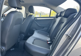 Подержанный автомобиль Jetta VA3 2023 года (13 фото)