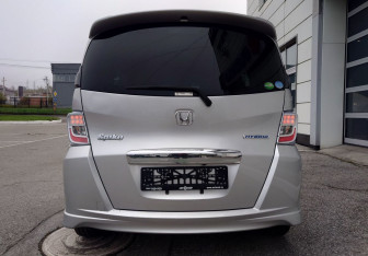 Подержанный автомобиль Honda Freed 2014 года (6 фото)