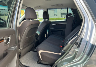 Подержанный автомобиль Hyundai Santa Fe 2012 года (13 фото)