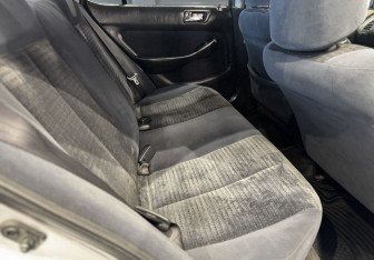 Подержанный автомобиль Honda Accord Sedan 2001 года (8 фото)