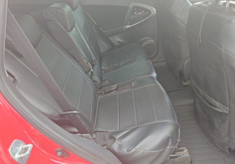 Подержанный автомобиль Toyota RAV4 2006 года (9 фото)
