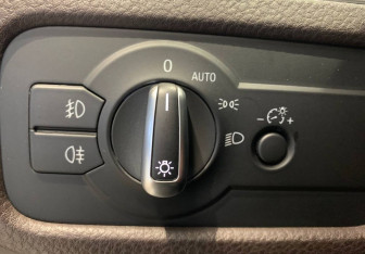 Подержанный автомобиль Volkswagen Touareg 2015 года (22 фото)