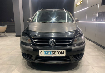 Подержанный автомобиль Volkswagen Golf Plus 2008 года (3 фото)