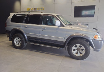 Подержанный автомобиль Mitsubishi Pajero Sport 2008 года (8 фото)