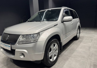 Подержанный автомобиль Suzuki Grand Vitara 2008 года (2 фото)