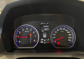 Подержанный автомобиль Honda CR-V 2008 года (15 фото)