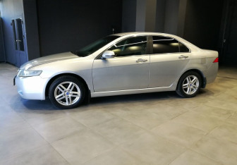 Подержанный автомобиль Honda Accord Sedan 2004 года (4 фото)