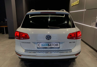 Подержанный автомобиль Volkswagen Touareg 2015 года (7 фото)