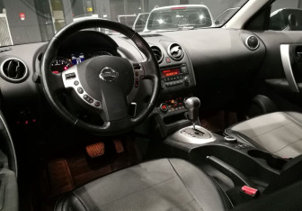 Подержанный автомобиль Nissan Qashqai+2 2013 года (8 фото)