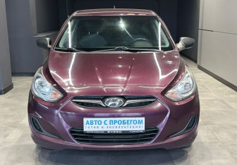 Подержанный автомобиль Hyundai Solaris Sedan 2012 года (2 фото)