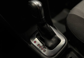 Подержанный автомобиль Volkswagen Polo Sedan 2012 года (12 фото)