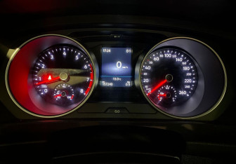 Подержанный автомобиль Volkswagen Tiguan 2017 года (10 фото)