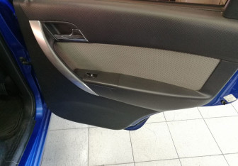 Подержанный автомобиль Daewoo Gentra Hatchback 2009 года (13 фото)