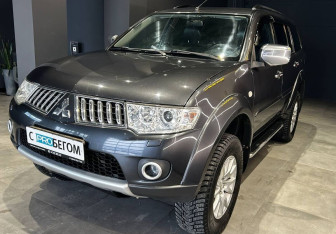Подержанный автомобиль Mitsubishi Pajero Sport 2012 года (3 фото)